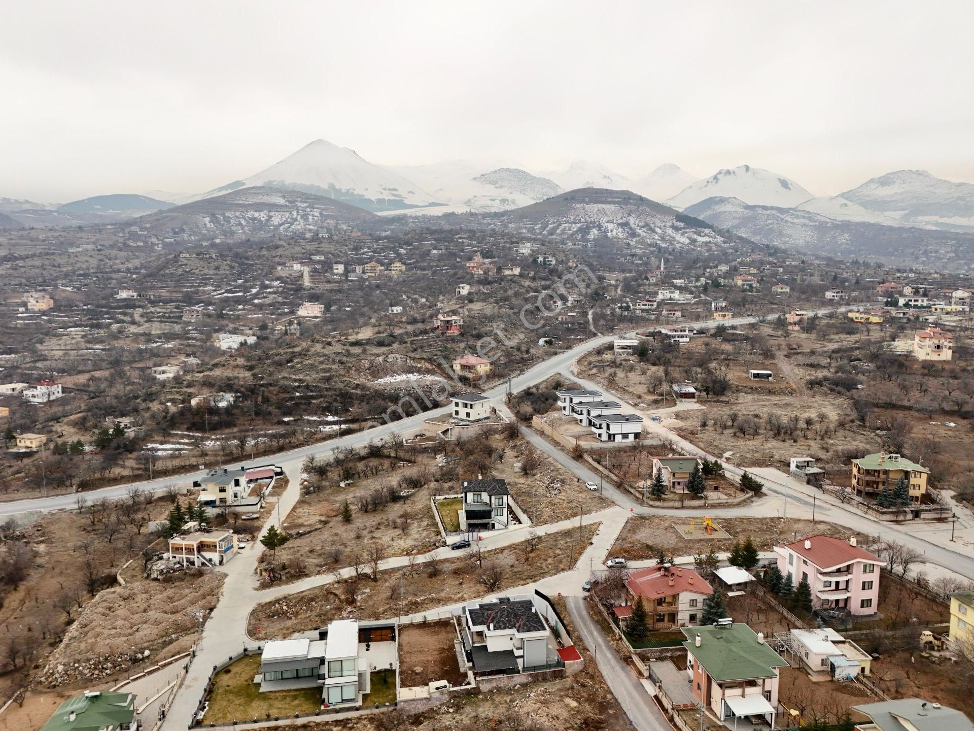 Kayseri Hacılar Satılık Villa İmarlı Hacılar Akdam Anayola 90 Mt Mesafede 1041 M² Temiz Villa Parseli