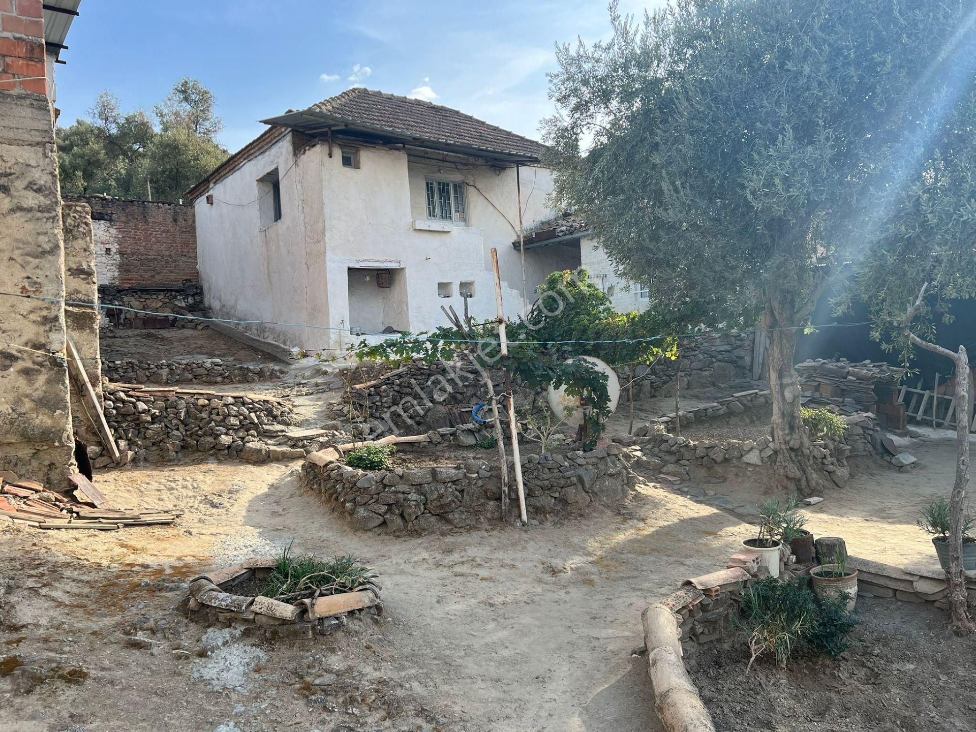 Yenipazar Hamzabali Satılık Köy Evi Aydın Yenipazar Hamzabali Köyünde Satılık Köy Evi