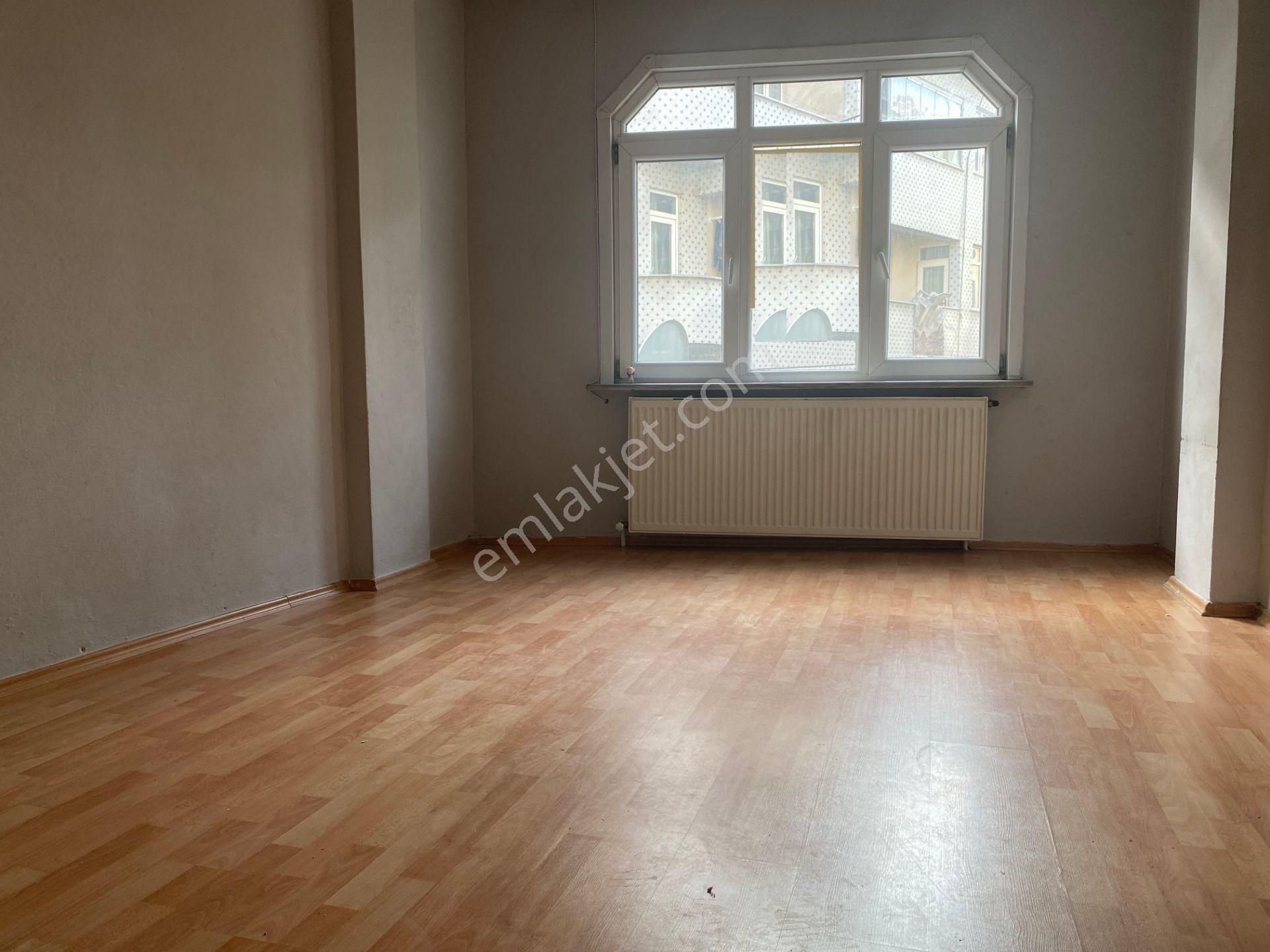 Esenler Menderes Kiralık Daire Avrupa Emlak Tan Esenler Üçyüzlü Menderes Mah 80 M² 2+1 2.kat,kombili,kiralık Daire