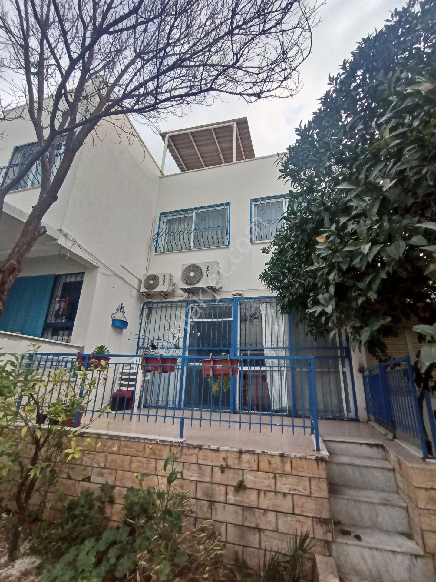 Kuşadası Türkmen Satılık Villa Kuşadası Marinaya 600 M Yürüme Mesafesinde 3+1 Tripleks Villa