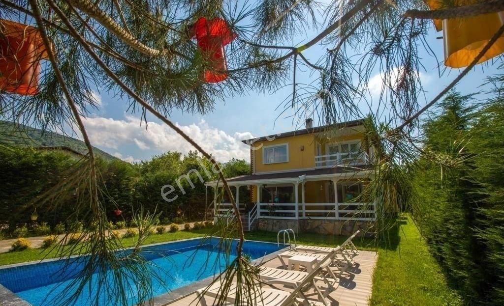 Sakarya Sapanca Kiralık Villa Müstakil 1000 M2 Arsa İçinde Dublex Havuzlu Kiralık Villa...