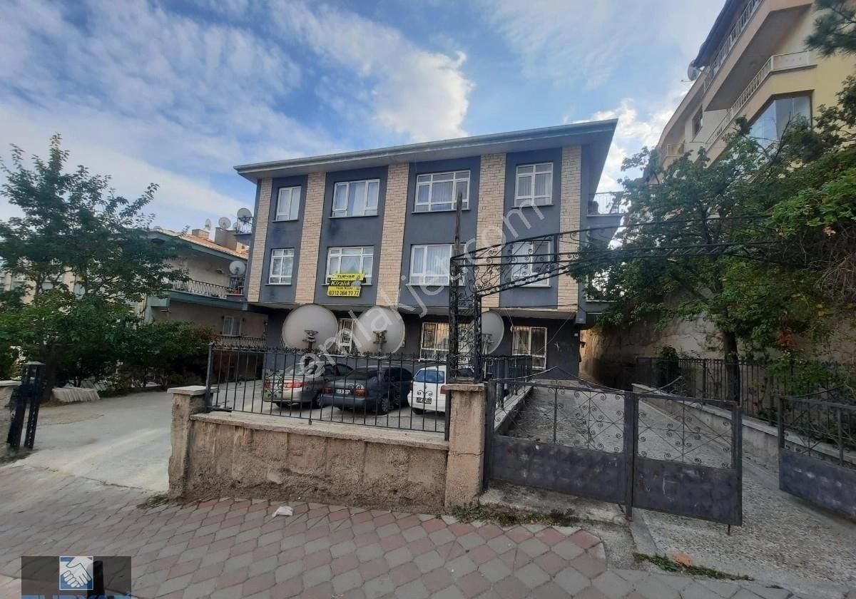 Keçiören Şefkat Kiralık Daire Turyap'tan Keçiören Şefkat Mah.3+1 Manzaralı 2.katta Kiralık