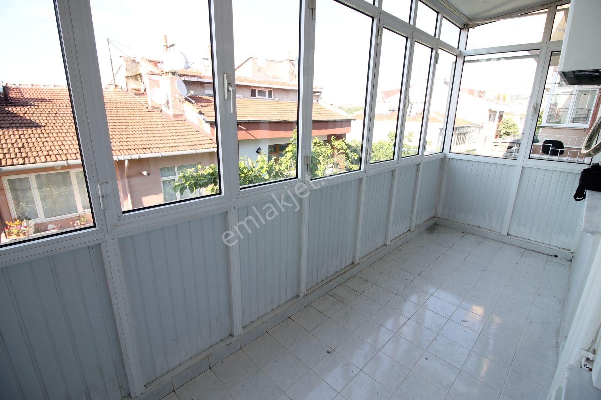 Üsküdar İcadiye Kiralık Daire Üsküdar İcadiye İlkokuluna Yakın 3+1..130 M2