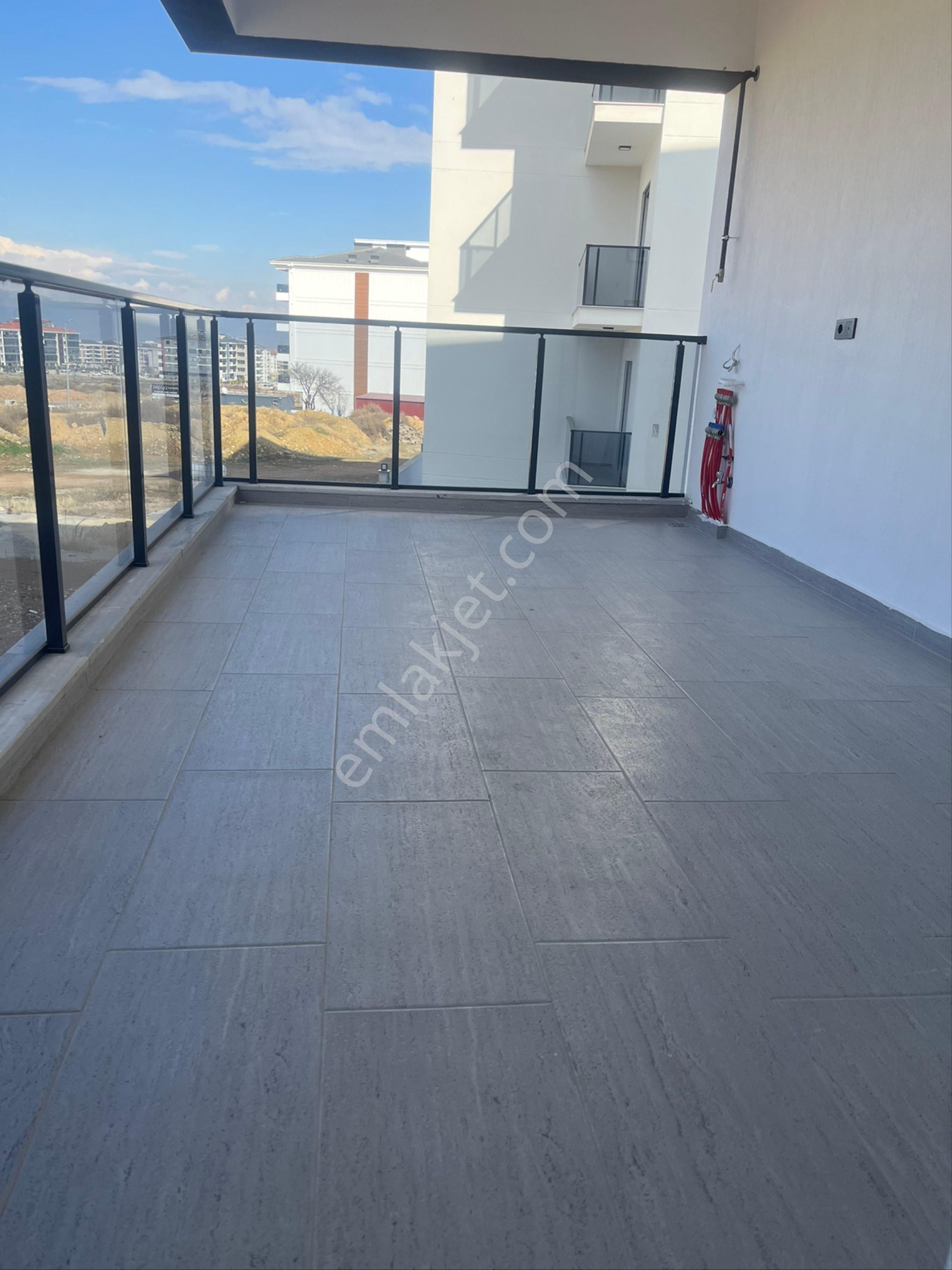 Denizli Yenişafak’da 135m2 2+1 Ebeveyn Banyolu Geniş Balkonlu Arakat Asansörlü Sıfır Daireler - Görsel 4