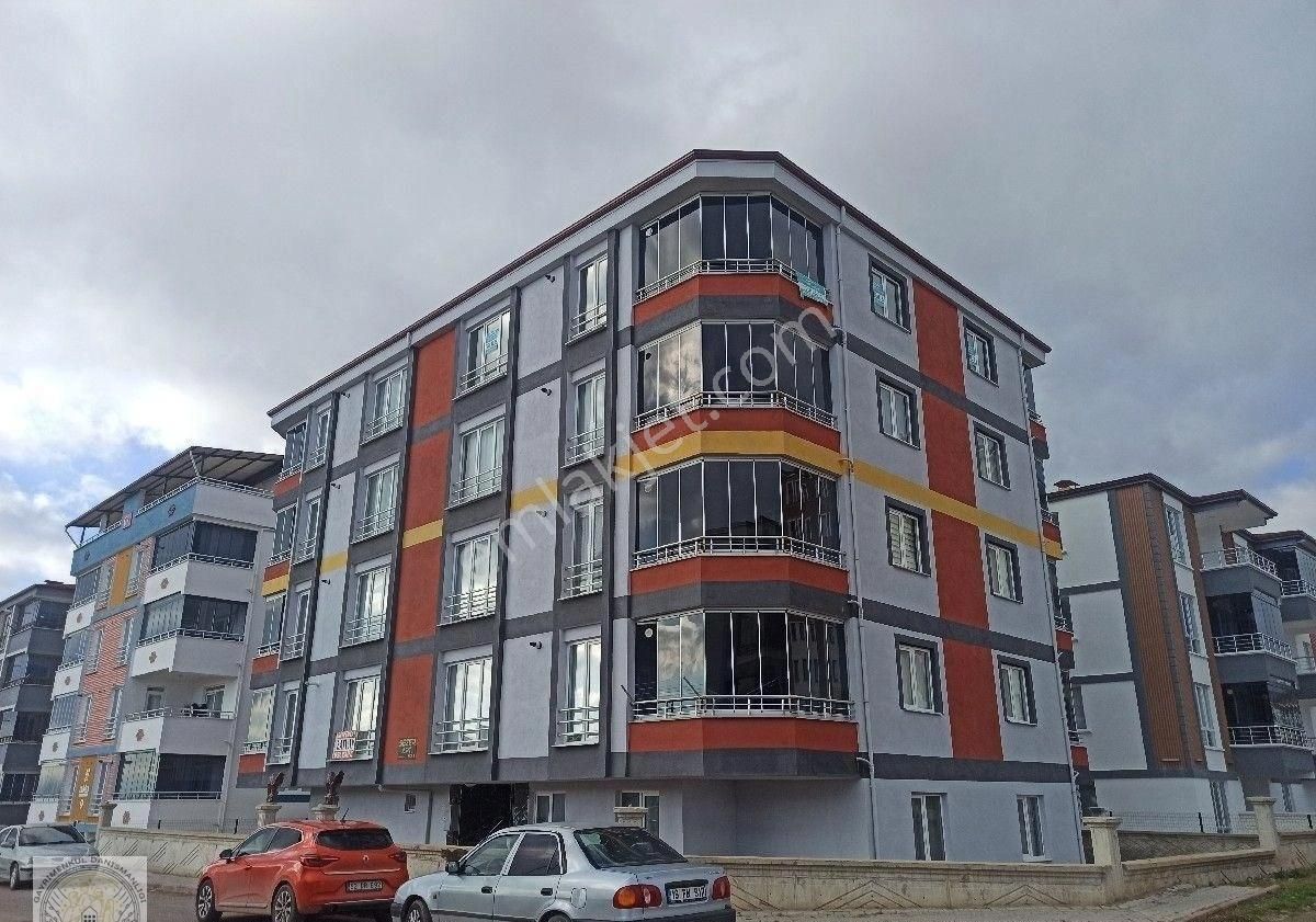 Merzifon Yeni Kiralık Daire Yuvam Emlaktan Yunus Emre Mah Kalıpçı Sokakta Kiralık 3+1 140 M2 Daire