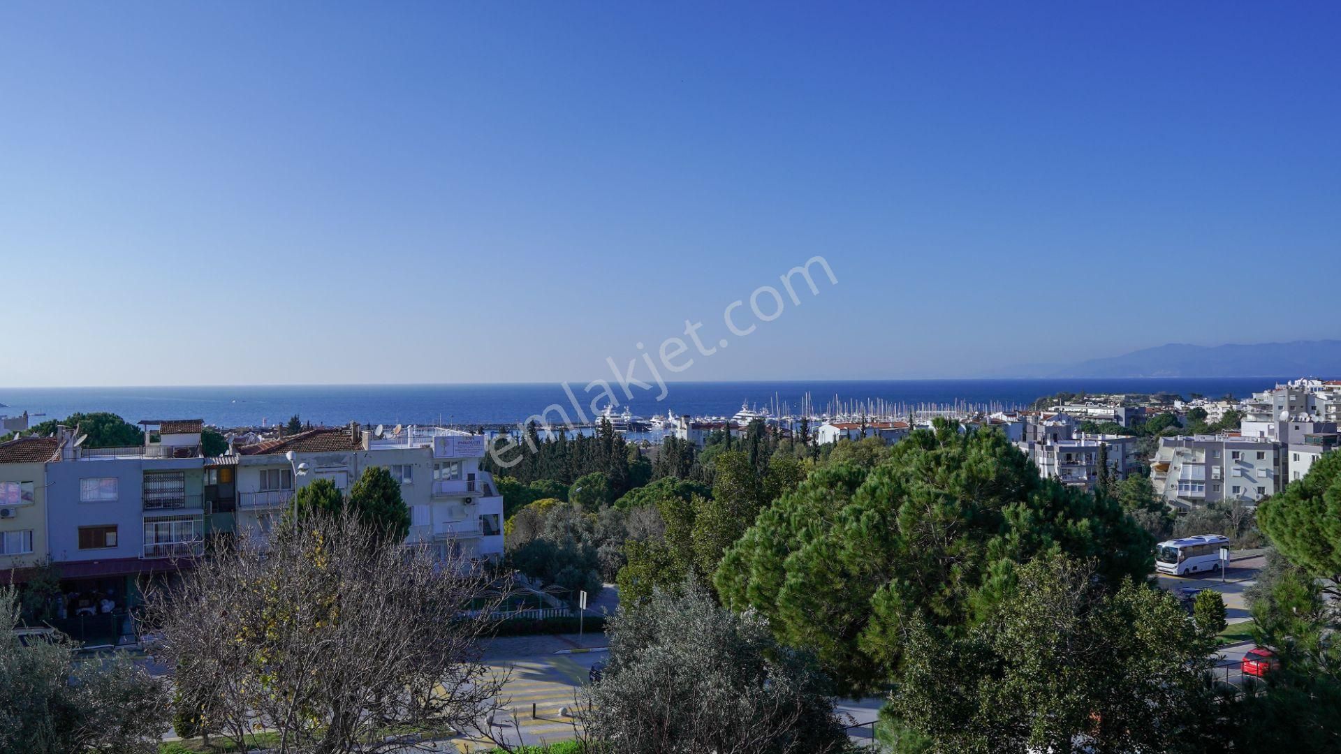 Kuşadası Türkmen Satılık Villa Marina Manzaralı Sahile Yürüme Mesafesinde