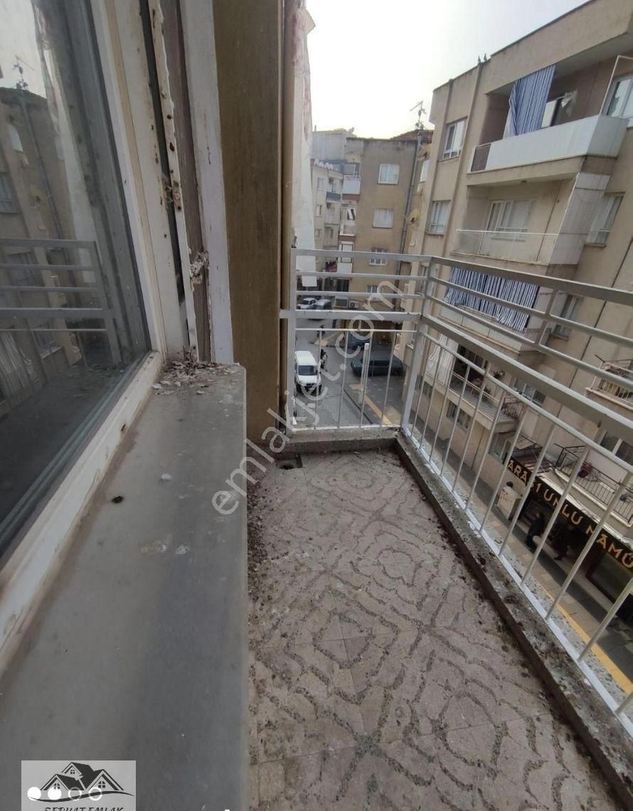 Turgutlu Acarlar Kiralık Daire Turgutlu Kiralık Acarlar Mah 130m2 3+1 Oda 3. Ara Kat Doğalgazlı Balkonlu Boya Ve Alçılar Yeni