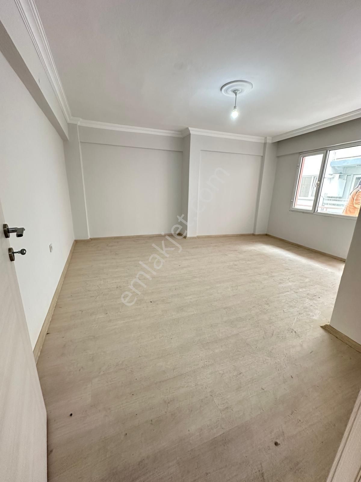 Karabağlar Esenlik Satılık Daire İzmir Yeşilyurt 3+1 Kapalı Mutfak Arakat Boş Daire