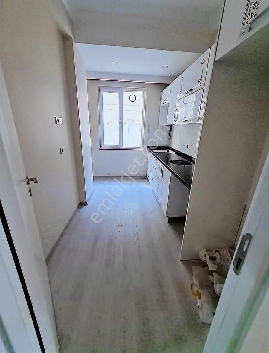 Ataşehir Aşıkveysel Satılık Daire 2+1 80 M² Nezih Konumda Balkonlu Ebeveyn Banyolu Arakat Daire