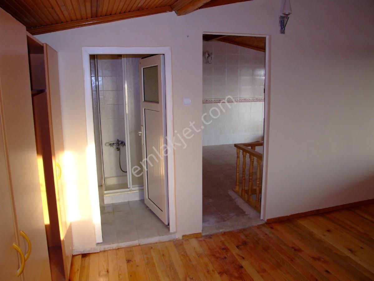 Büyükçekmece Güzelcede 3 Katlı Deniz Yanı Villa - Görsel 6