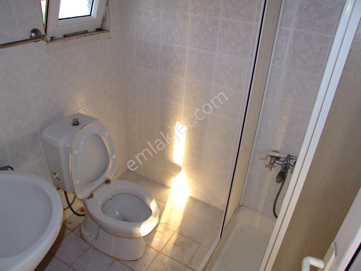 Büyükçekmece Güzelcede 3 Katlı Deniz Yanı Villa - Görsel 25