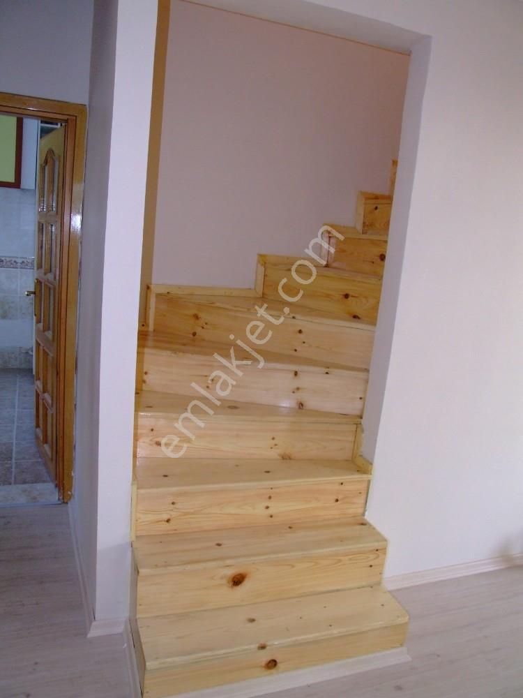 Büyükçekmece Güzelcede 3 Katlı Deniz Yanı Villa - Görsel 3