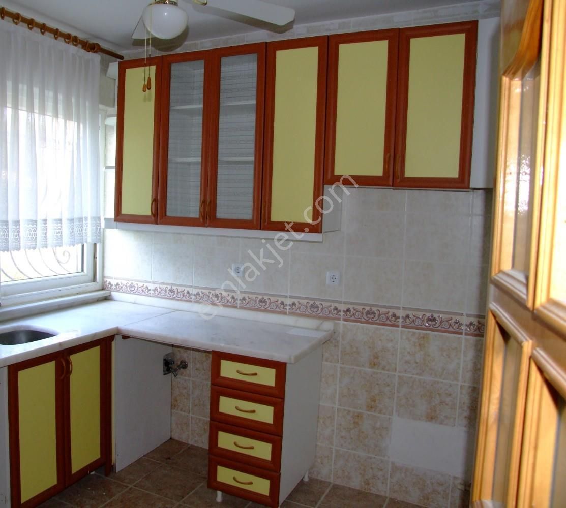 Büyükçekmece Güzelcede 3 Katlı Deniz Yanı Villa - Görsel 30