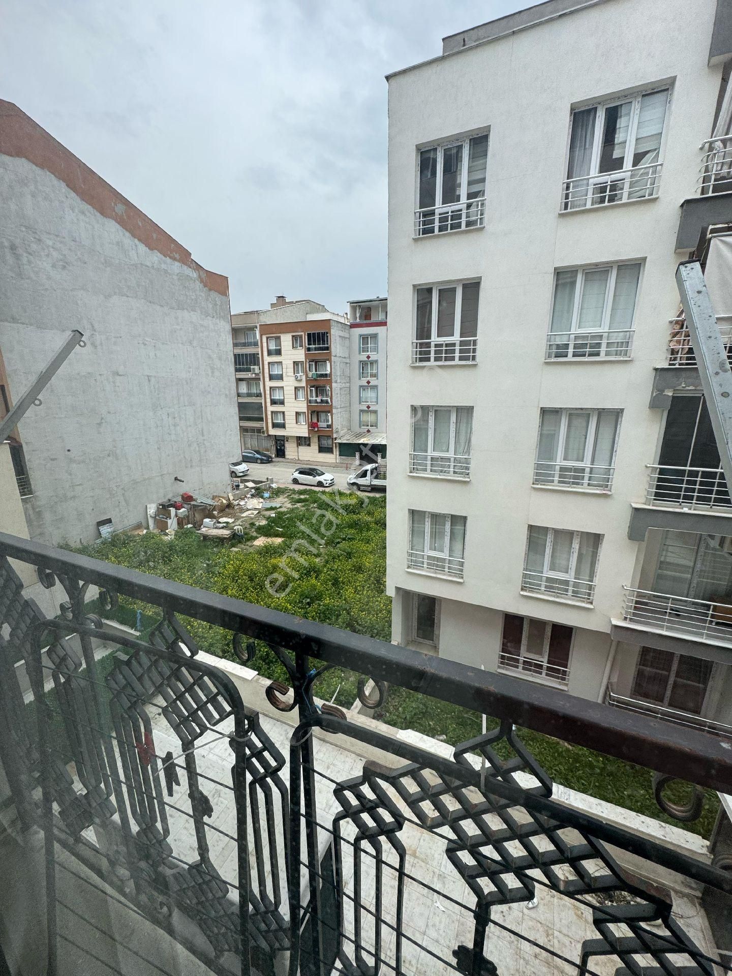 Satılık 1+1 Eşyalı Kiracılı Daire Manisa Muradiye