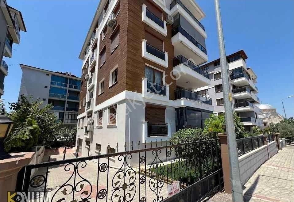 Yenişafakta, Net 220 M² 4+1 Ebeveyn Banyolu, Geniş Balkonlu Lüx Daire - Görsel 13