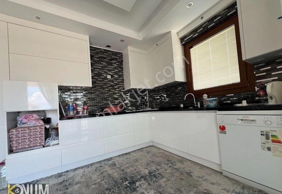 Yenişafakta, Net 220 M² 4+1 Ebeveyn Banyolu, Geniş Balkonlu Lüx Daire - Görsel 16