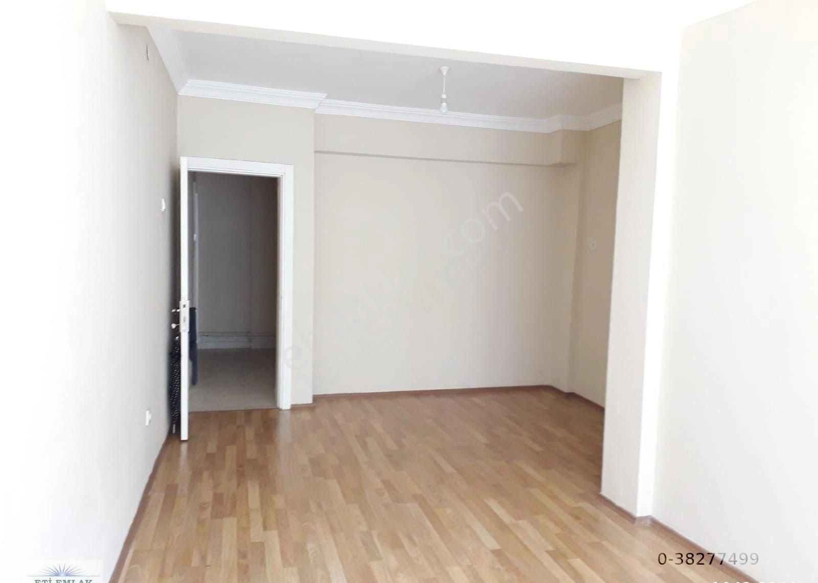 Eti'den Ortaköy'de 40m2 Kapalı Teraslı, 120m2 İç Kullanım Alanlı, Geniş 2+1 Kombili Yenilenmiş Daire - Görsel 8