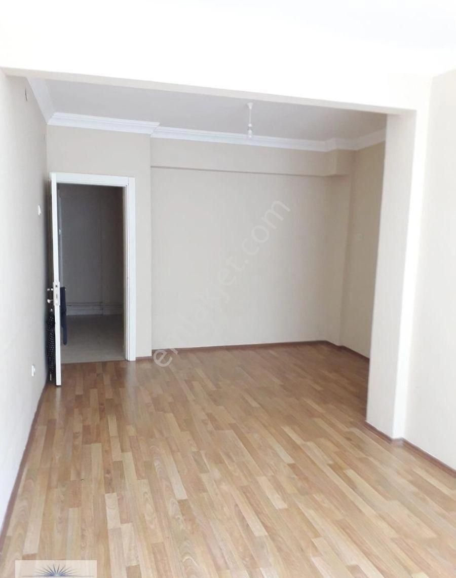 Eti'den Ortaköy'de 40m2 Kapalı Teraslı, 120m2 İç Kullanım Alanlı, Geniş 2+1 Kombili Yenilenmiş Daire - Görsel 4