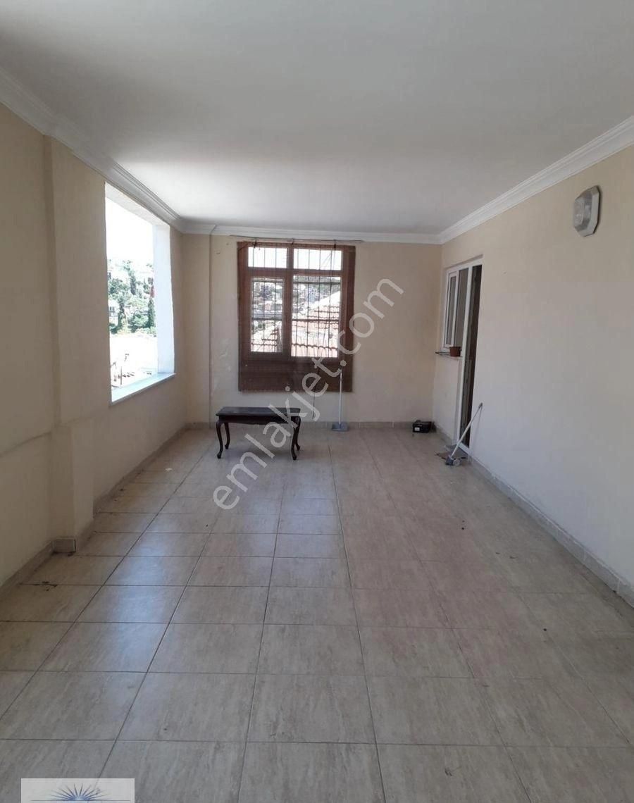 Eti'den Ortaköy'de 40m2 Kapalı Teraslı, 120m2 İç Kullanım Alanlı, Geniş 2+1 Kombili Yenilenmiş Daire - Görsel 3