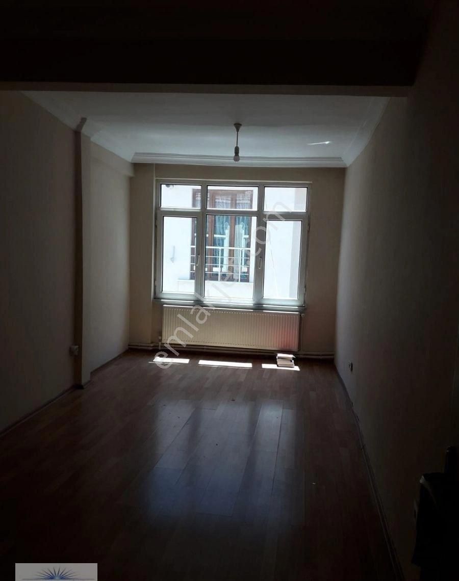 Eti'den Ortaköy'de 40m2 Kapalı Teraslı, 120m2 İç Kullanım Alanlı, Geniş 2+1 Kombili Yenilenmiş Daire - Görsel 2