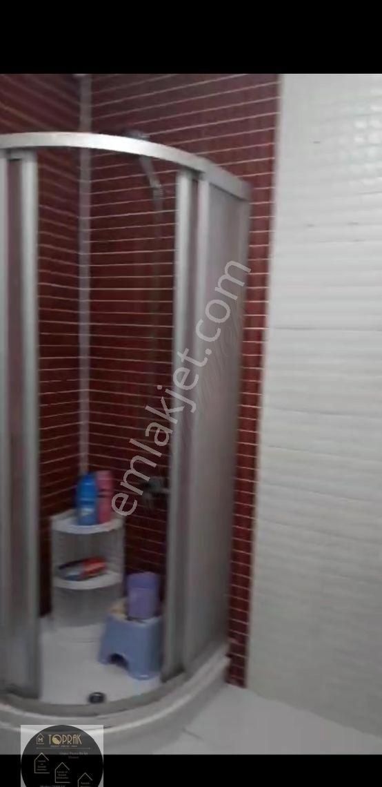 Zeytinburnu Çırpıcı Kiralık Daire Toprak İnşaat & Emlak'tan Çırpıcı Yarı Bodrum Kiralık 2+1 Daire