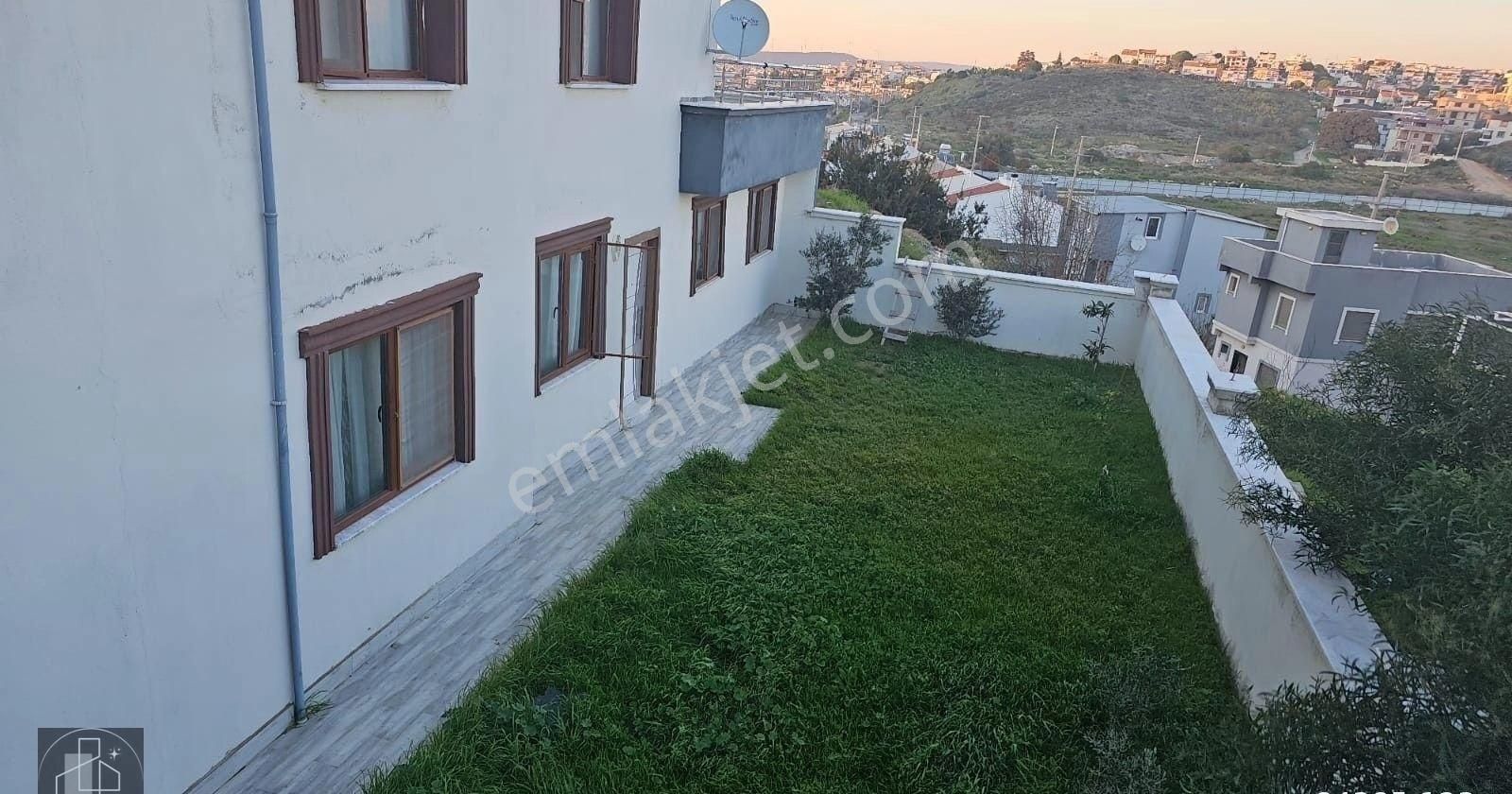 Seferihisar Tepecik Kiralık Daire Seferihisar Zümrüt Evler Sitesinde Bahçe Kullanımlı 2+1 Kısmi Eşyalı Kiralık Daire