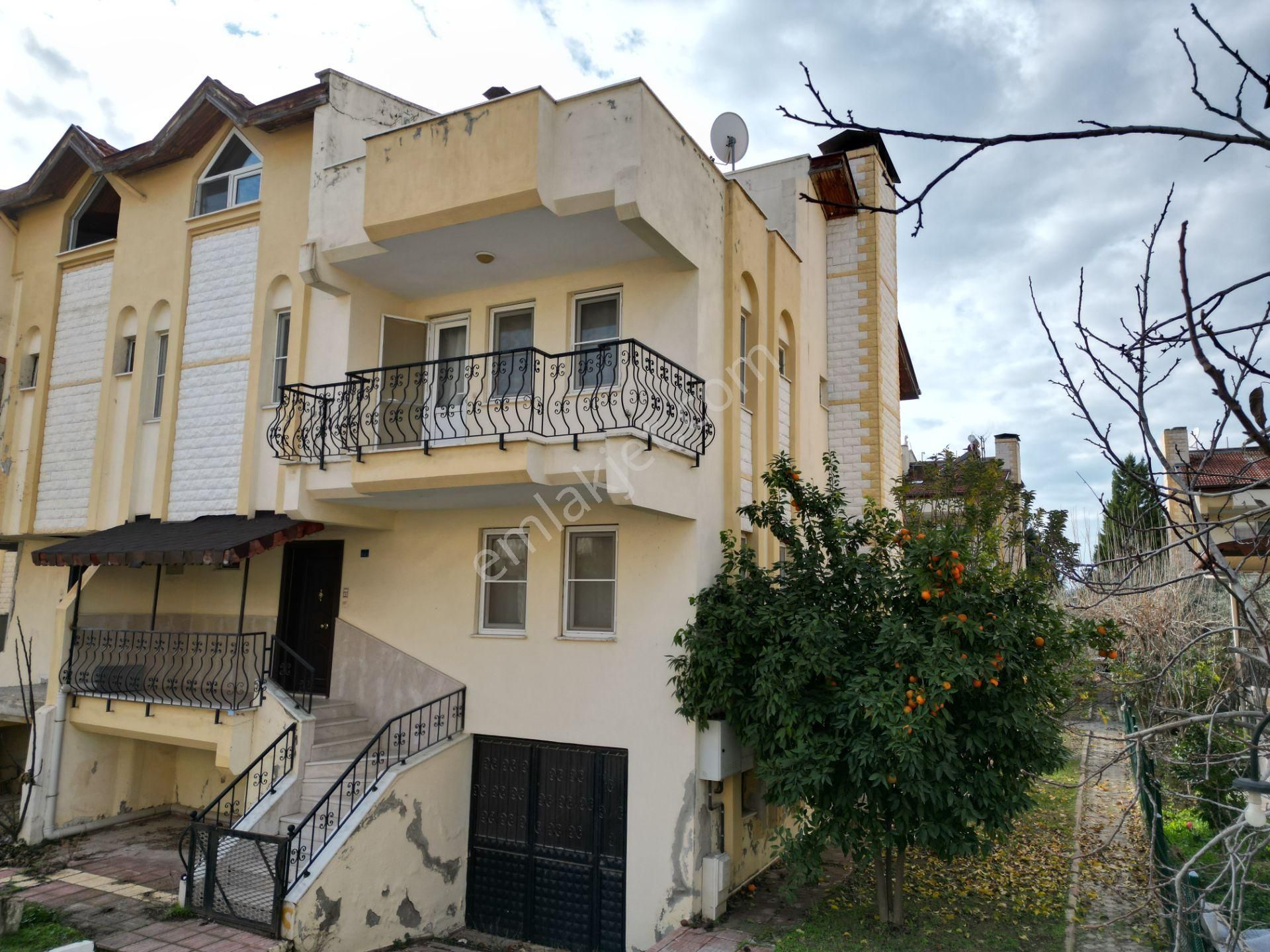 Sarayköy Bala Satılık Villa Gho Adalılar'dan Sarayköy'de Satılık Site İçinde 7+1 Villa