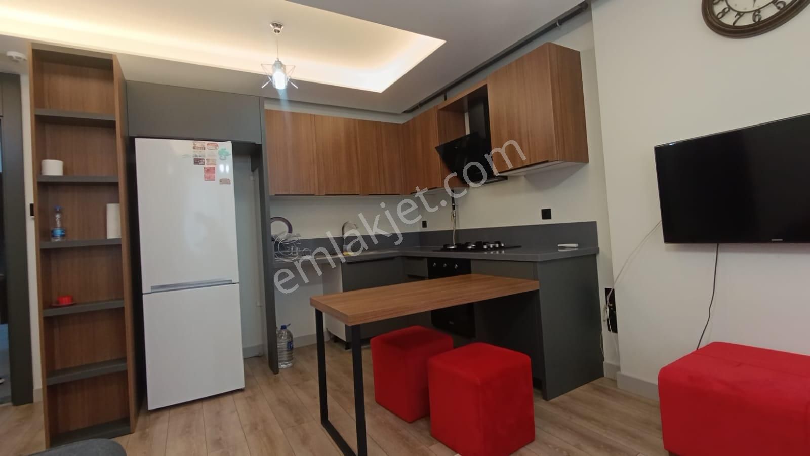 Mersin Yenişehir Denize Yakın Kiralık Daire Bozes Den 34.cadde'de Yola Sıfır Ful Eşyalı Lüks Daire