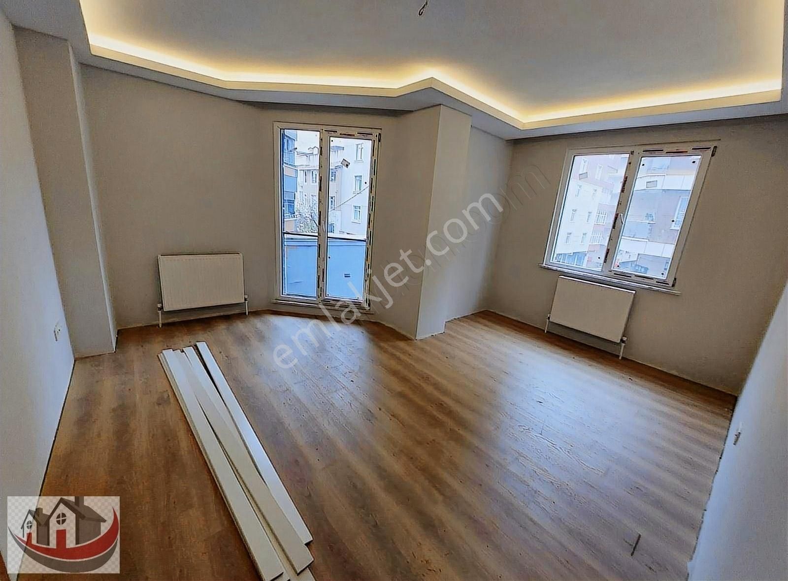 Maltepe Zümrütevler Satılık Daire Güneyden Sıfır Köşe Binada 2+1.85m2 Ful Aydınlık Daire