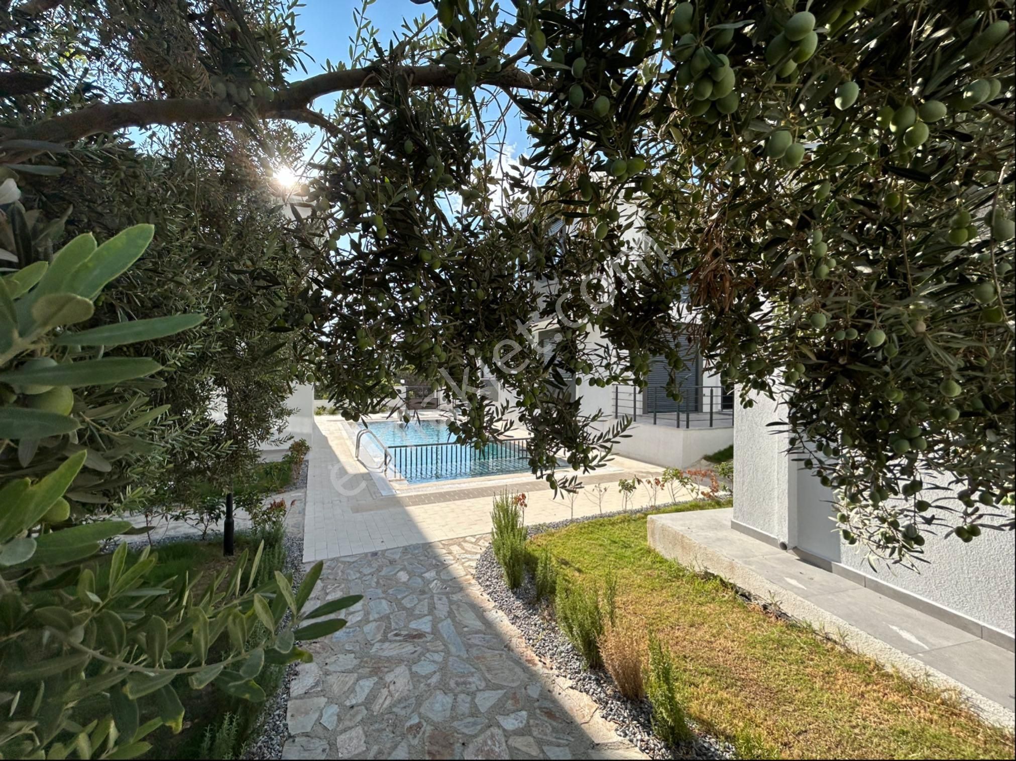 Didimde Havuzlu Sitede 3+1 Villa - Görsel 13