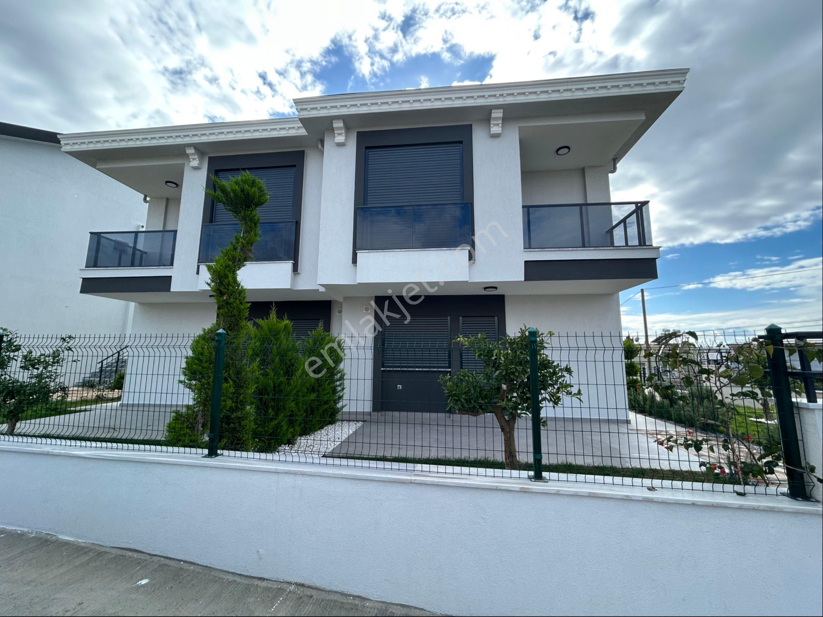 Didimde Havuzlu Sitede 3+1 Villa