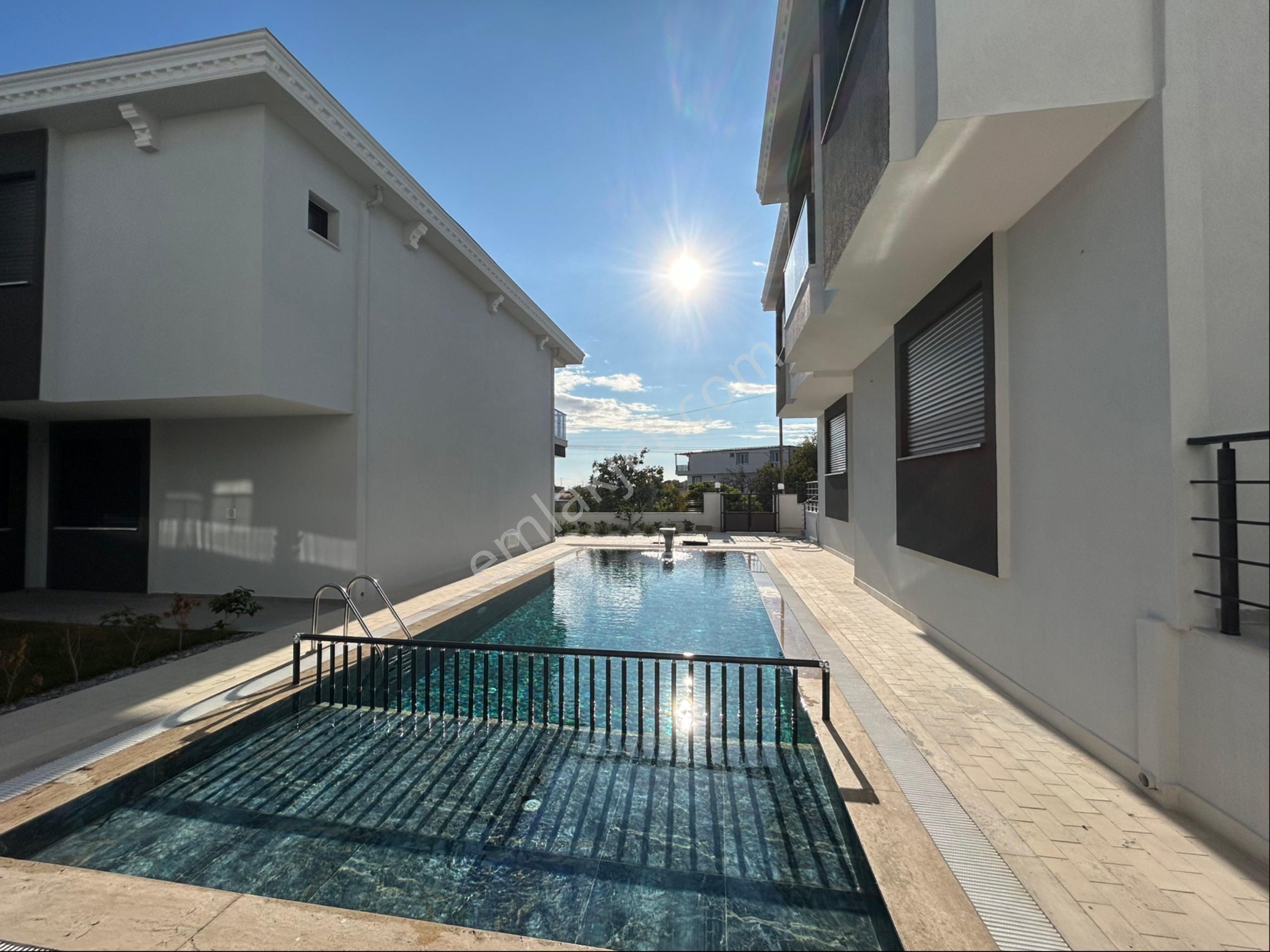 Didimde Havuzlu Sitede 3+1 Villa - Görsel 10