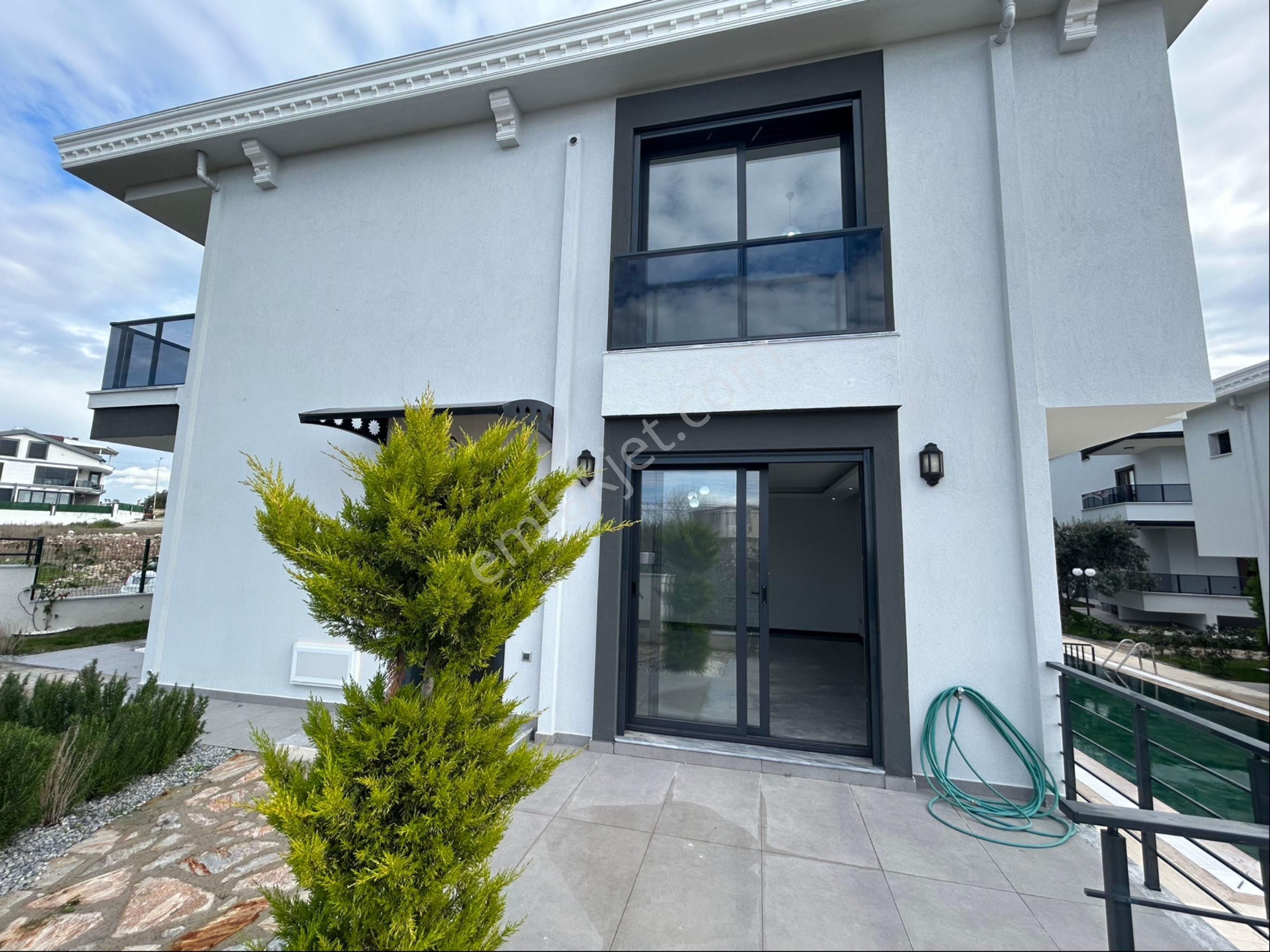 Didimde Havuzlu Sitede 3+1 Villa - Görsel 8