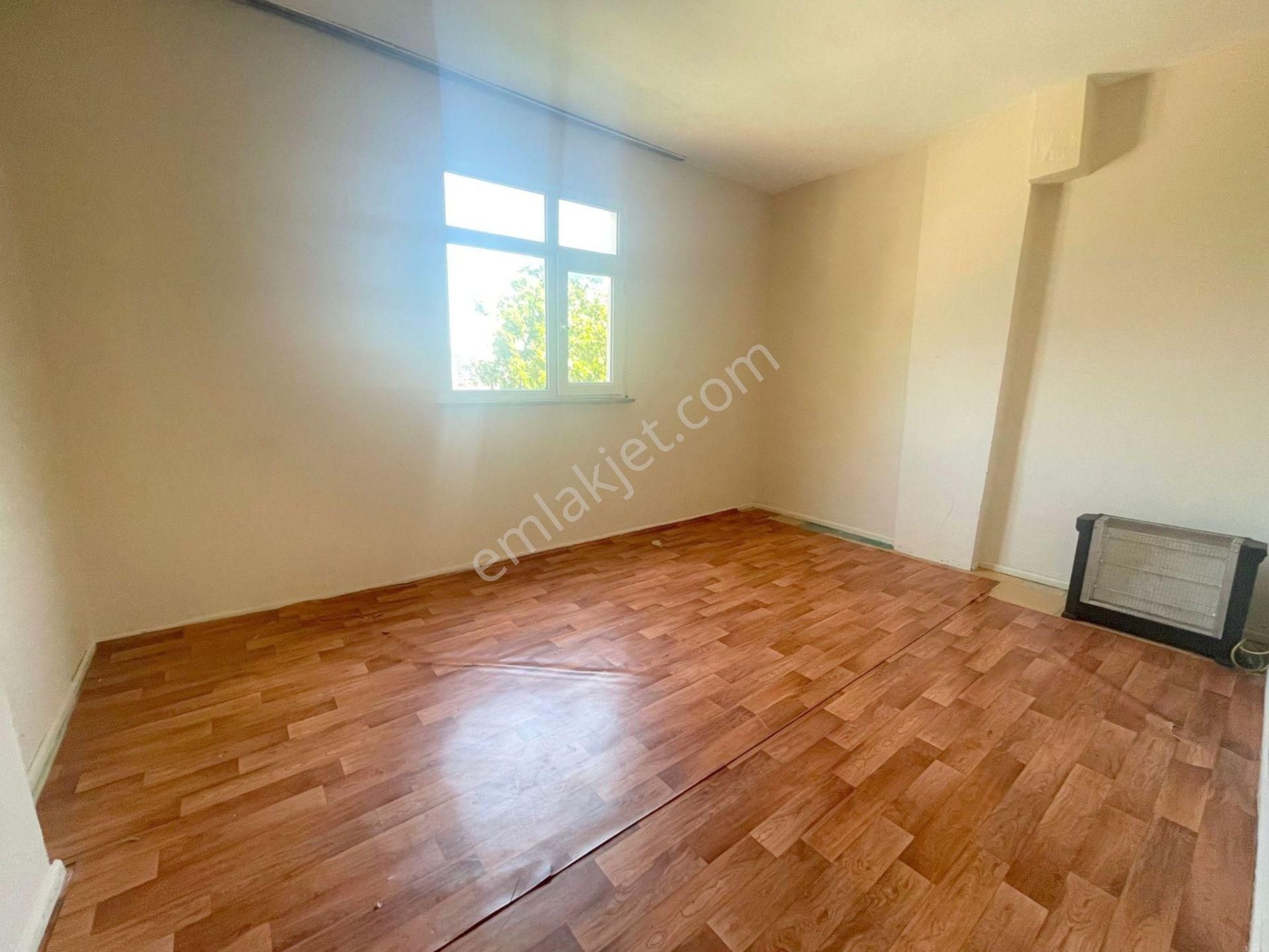 Pendik Sülüntepe Kiralık Daire Mertcan'dan Sülüntepe 18 Mart Cad. 2dk Mesafeli 2+1 Sobalı Daire