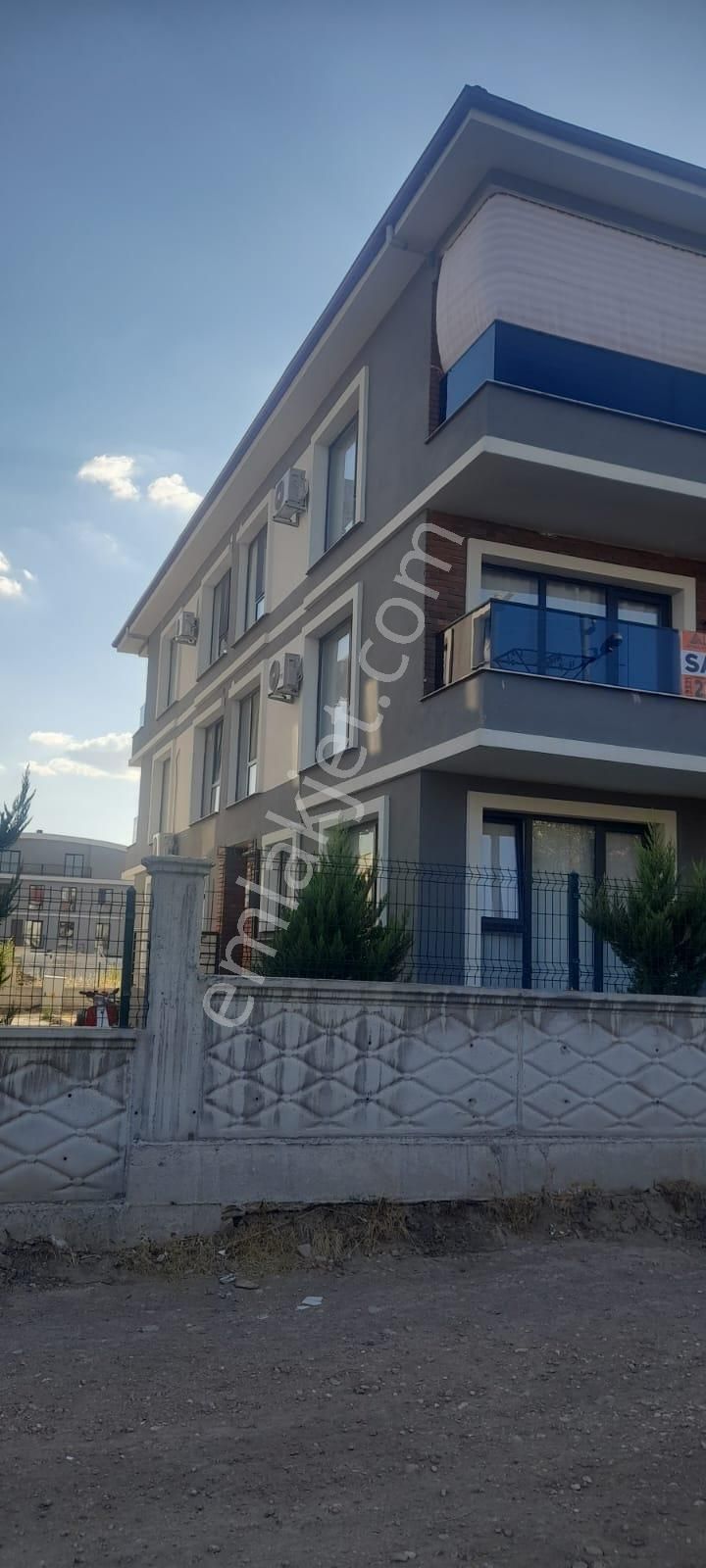 Bergama Fatih Satılık Daire Fatih Mahallesi Bahçe Konakları Satılık 2+1 Arakat Daire