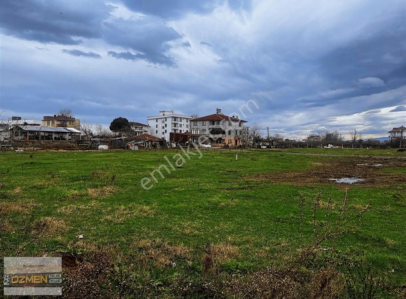 Kocaali Alandere Satılık Konut İmarlı Üç Kat Konut İmarlı Satılık Arsa.. 351m2