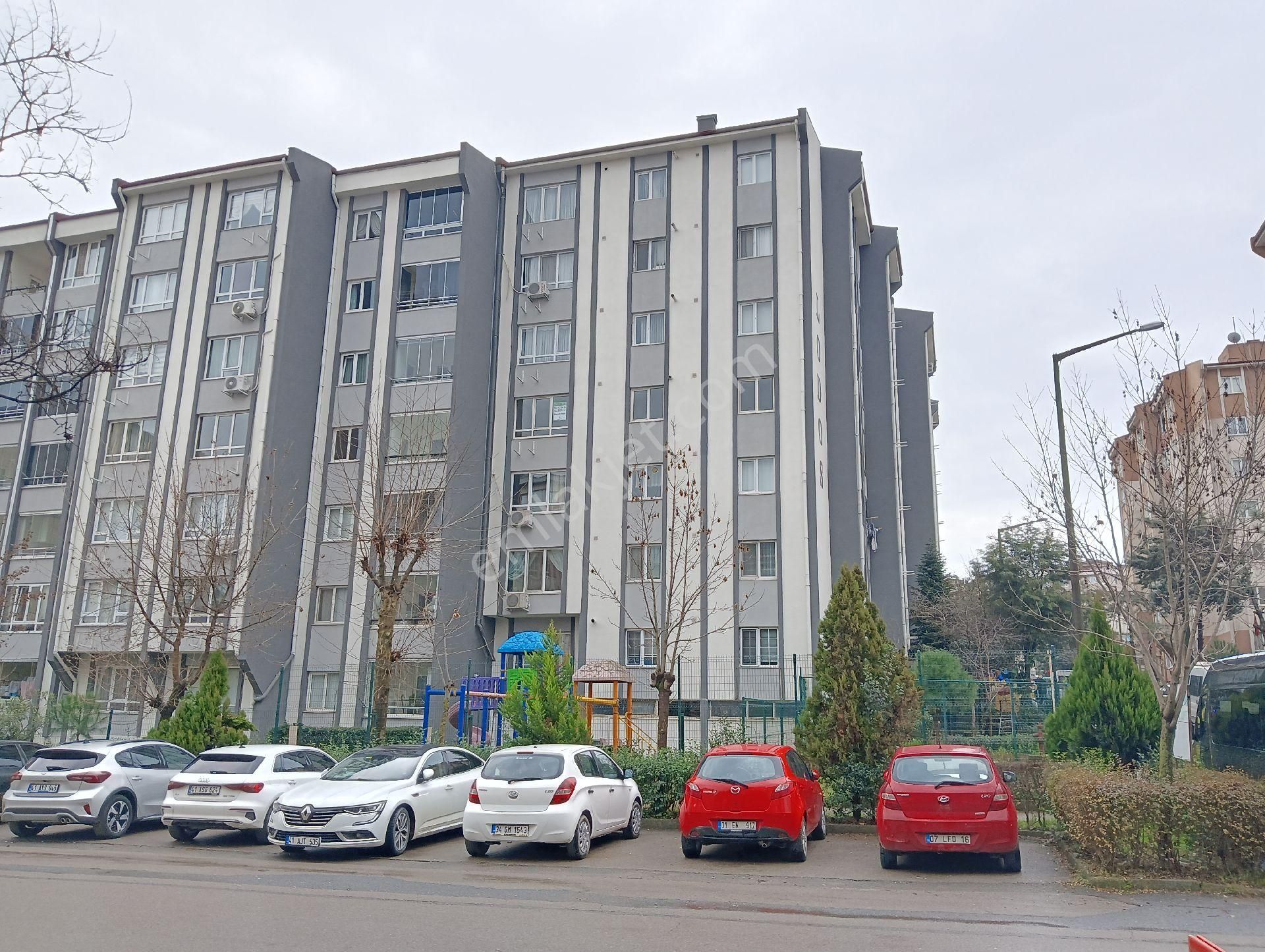 Kocaeli Gebze Marmaraya Yakın Kiralık Daire Kare Emlak'tan Mutlukent-lodos'ta Yeni Boyalı 3+1 Kiralık Daire