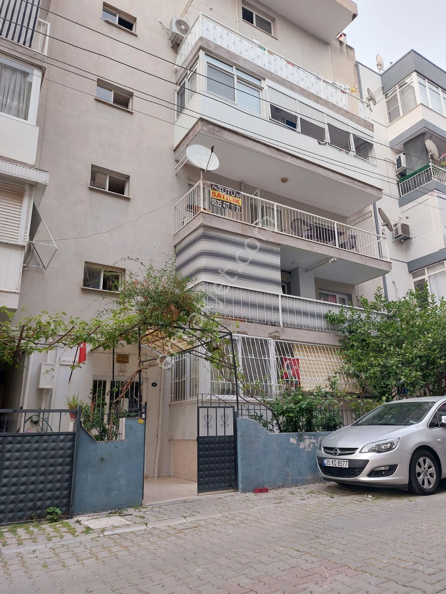 Karşıyaka Goncalar Satılık Daire Nergiz Goncalar Mahallesi Arakat Kapalı Mutfak Bakımlı 2+1 Daire