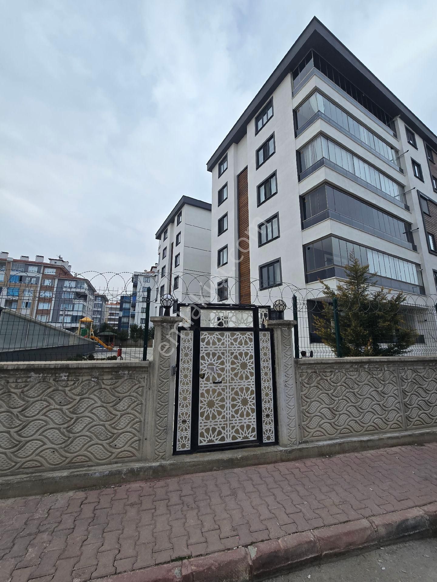 Karatay Hamzaoğlu Satılık Daire Hamzaoğlu Mh Site İçi Arakat Lüx 3+1 Dairemiz Satılık