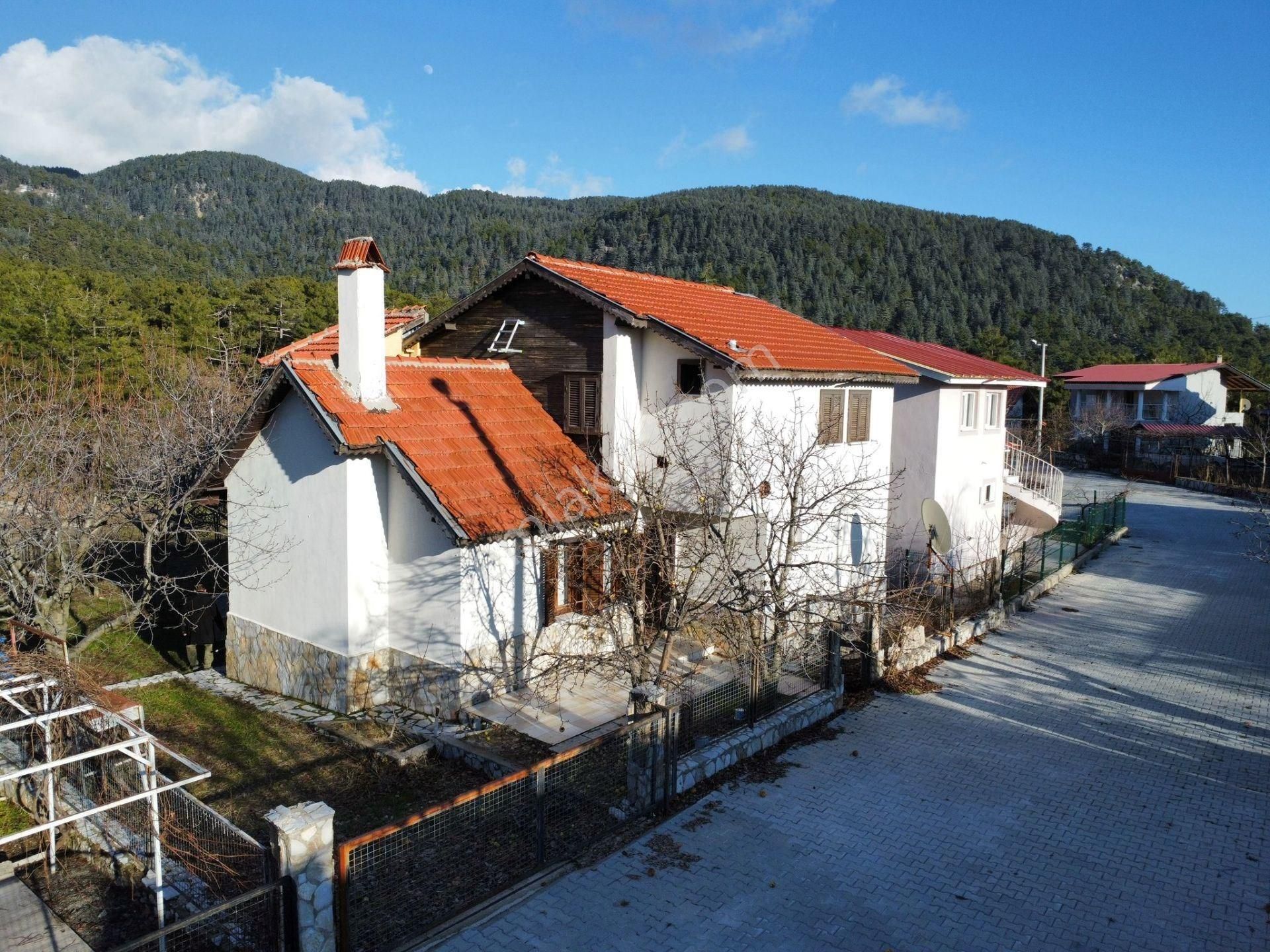 Fethiye Koruköy Satılık Villa Fethiye Yaylakoru'da Doğa İçinde Müstakil Bahçeli 5+1 Yayla Evi