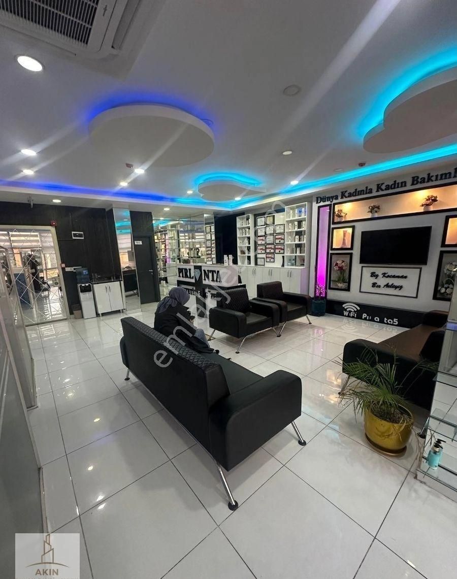 Küçükçekmece İnönü Mh Plaza İçinde Ana Cadde Üstünde 80m2 Geniş Acil Satılık Dükkan - Görsel 6