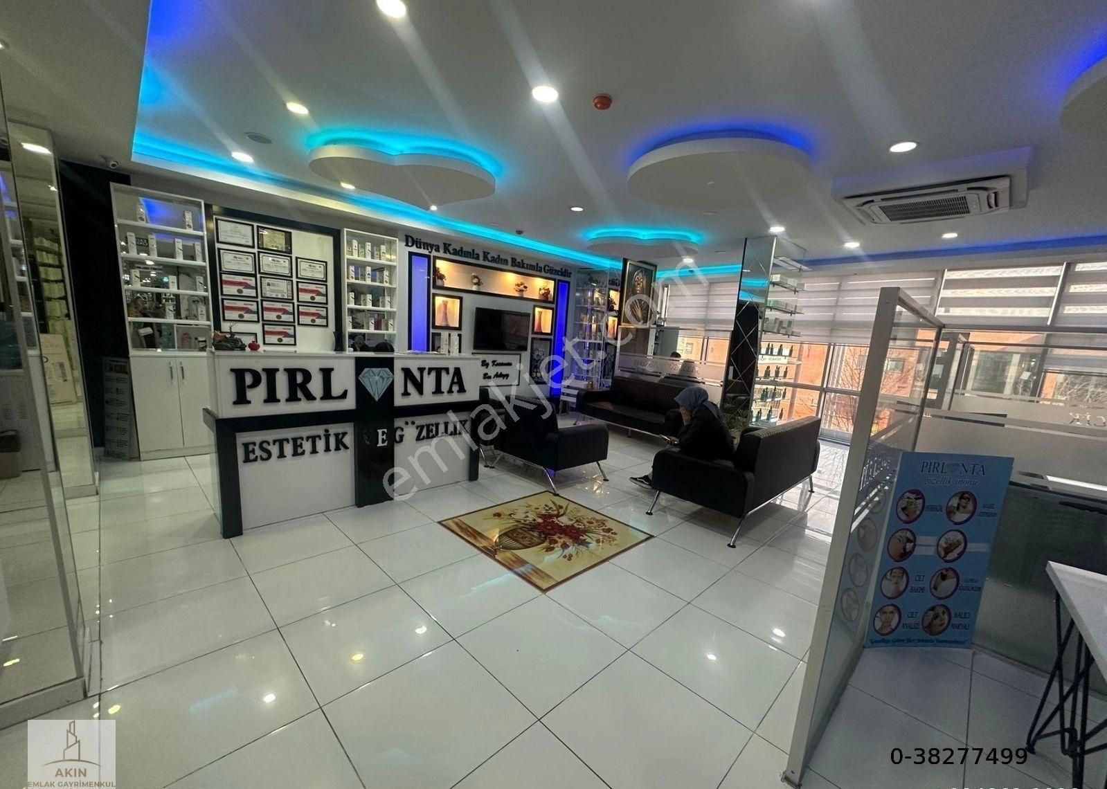 Küçükçekmece İnönü Mh Plaza İçinde Ana Cadde Üstünde 80m2 Geniş Acil Satılık Dükkan - Görsel 8