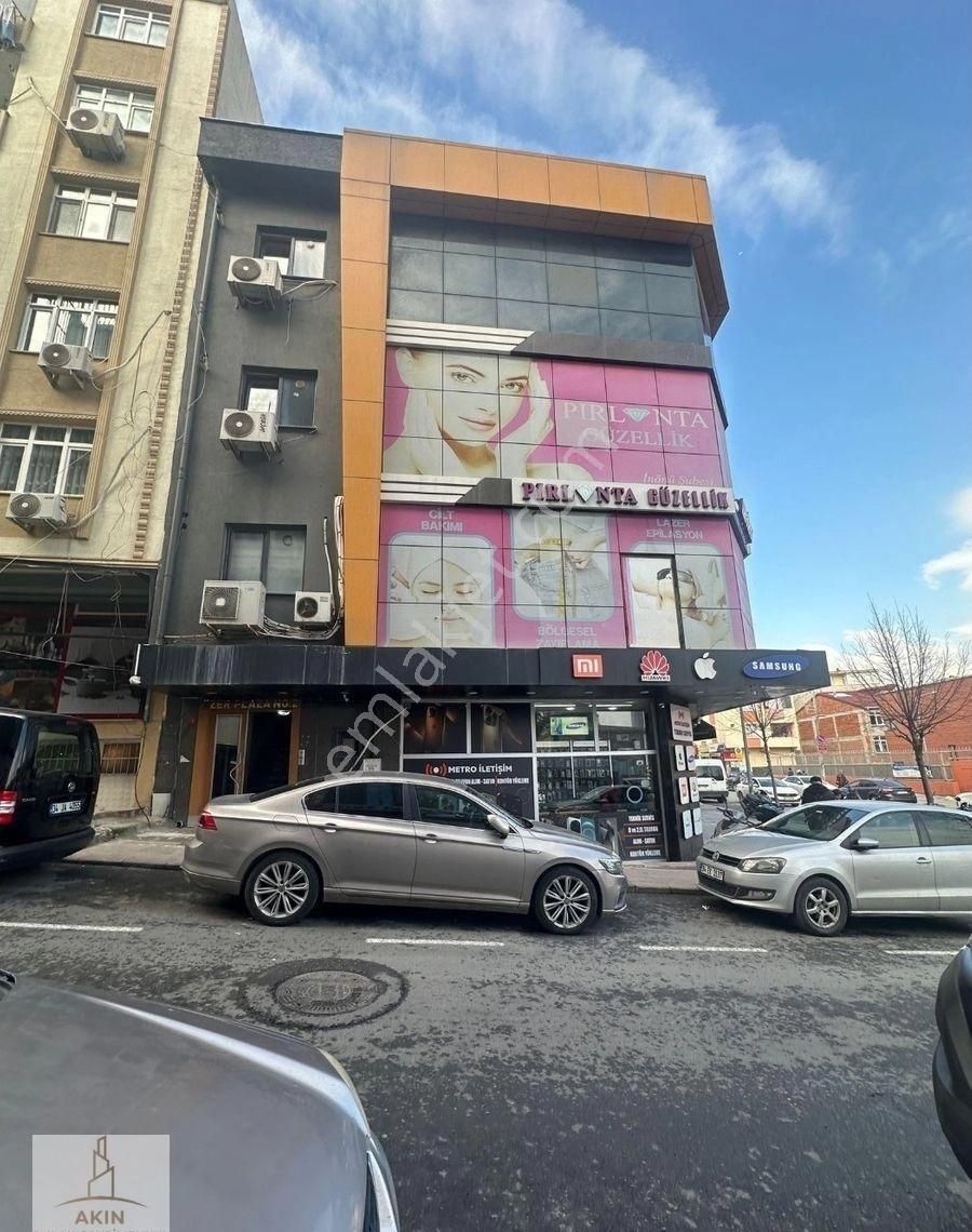 Küçükçekmece İnönü Mh Plaza İçinde Ana Cadde Üstünde 80m2 Geniş Acil Satılık Dükkan - Görsel 7