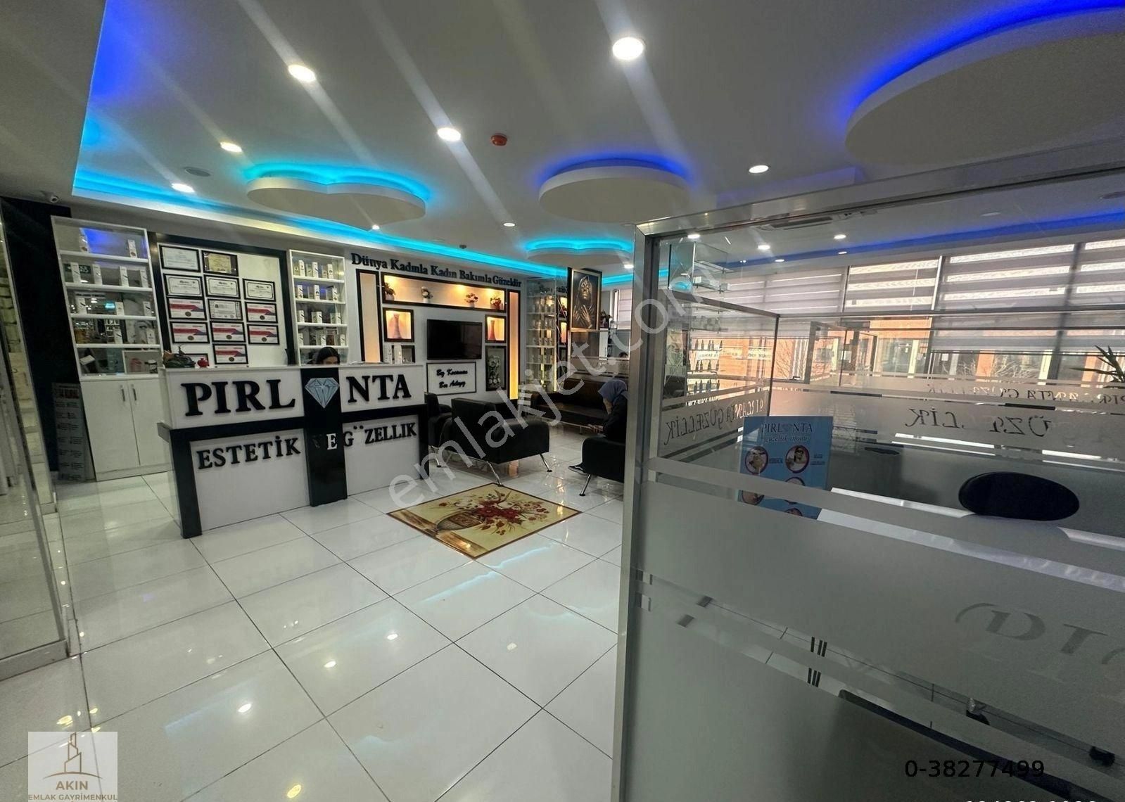 Küçükçekmece İnönü Mh Plaza İçinde Ana Cadde Üstünde 80m2 Geniş Acil Satılık Dükkan - Görsel 11