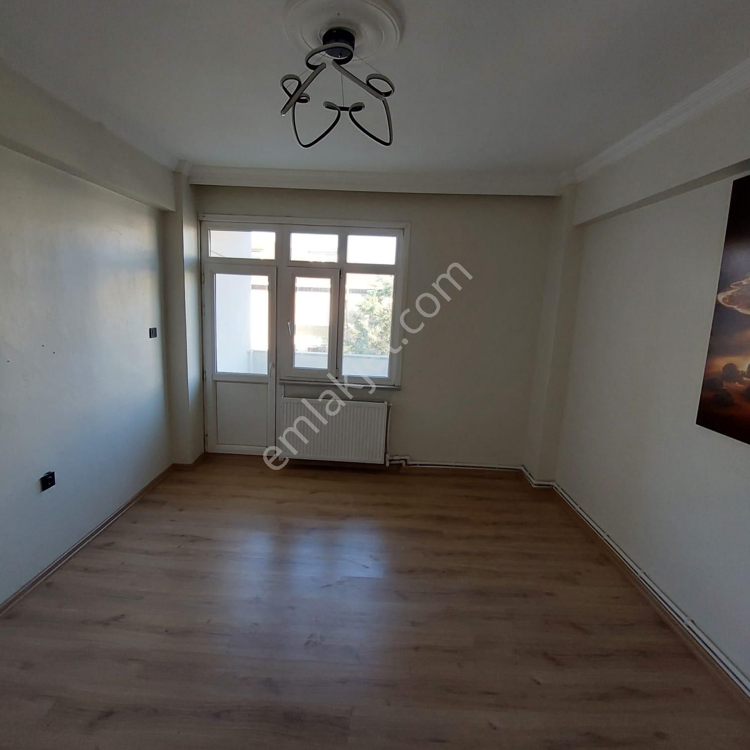 Kartal Gümüşpınar Kiralık Daire Mertcan Dan Soğanlık Çarşıda Arakat 3+1 Balkonlu Fırsat Kiralık