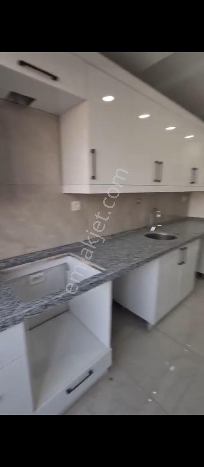 Beylikdüzü Yakuplu Kiralık Daire Beylikdüzü Yakupluda Sıfır 2+1 Ebeveyın Duş Kıralık Daire