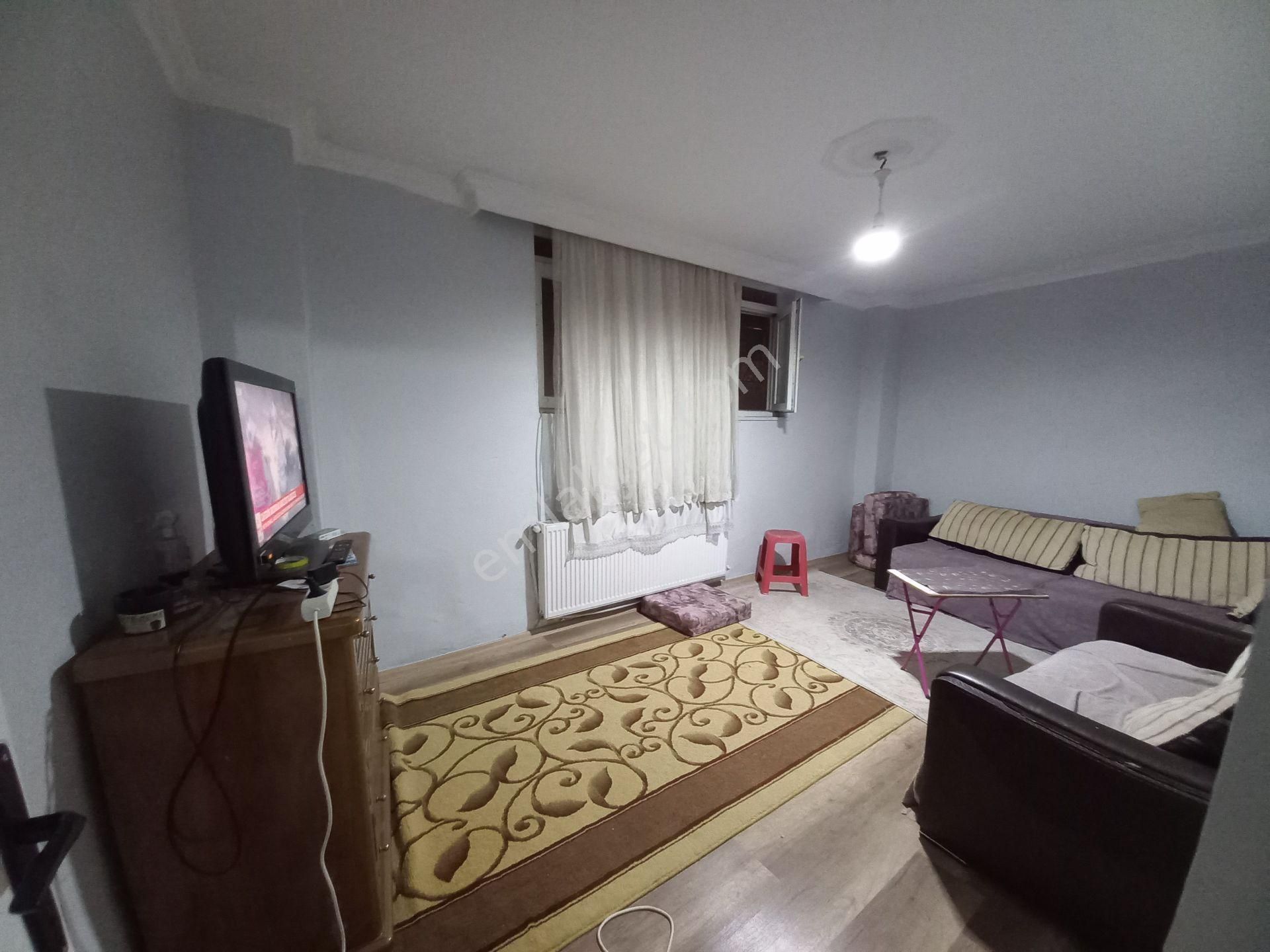 Şeref Emlak Gaziosmanpaşa Pazariçi Satılık Daire 2.150.000 Tl