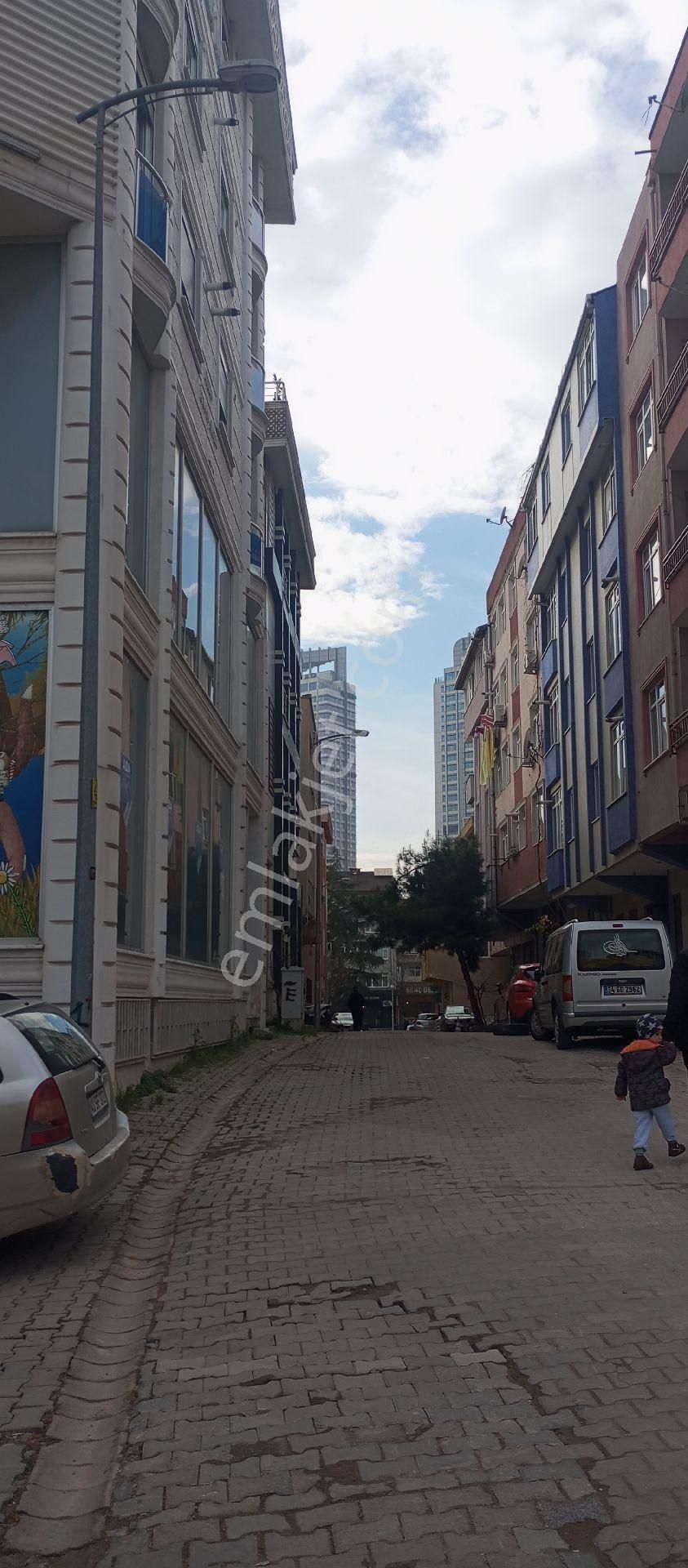 İstanbul Ataşehir Kiralık Dükkan & Mağaza Ömer Avm'ye Çok Yakın İki Katlı Yeni Binada Kiralık İş Yeri