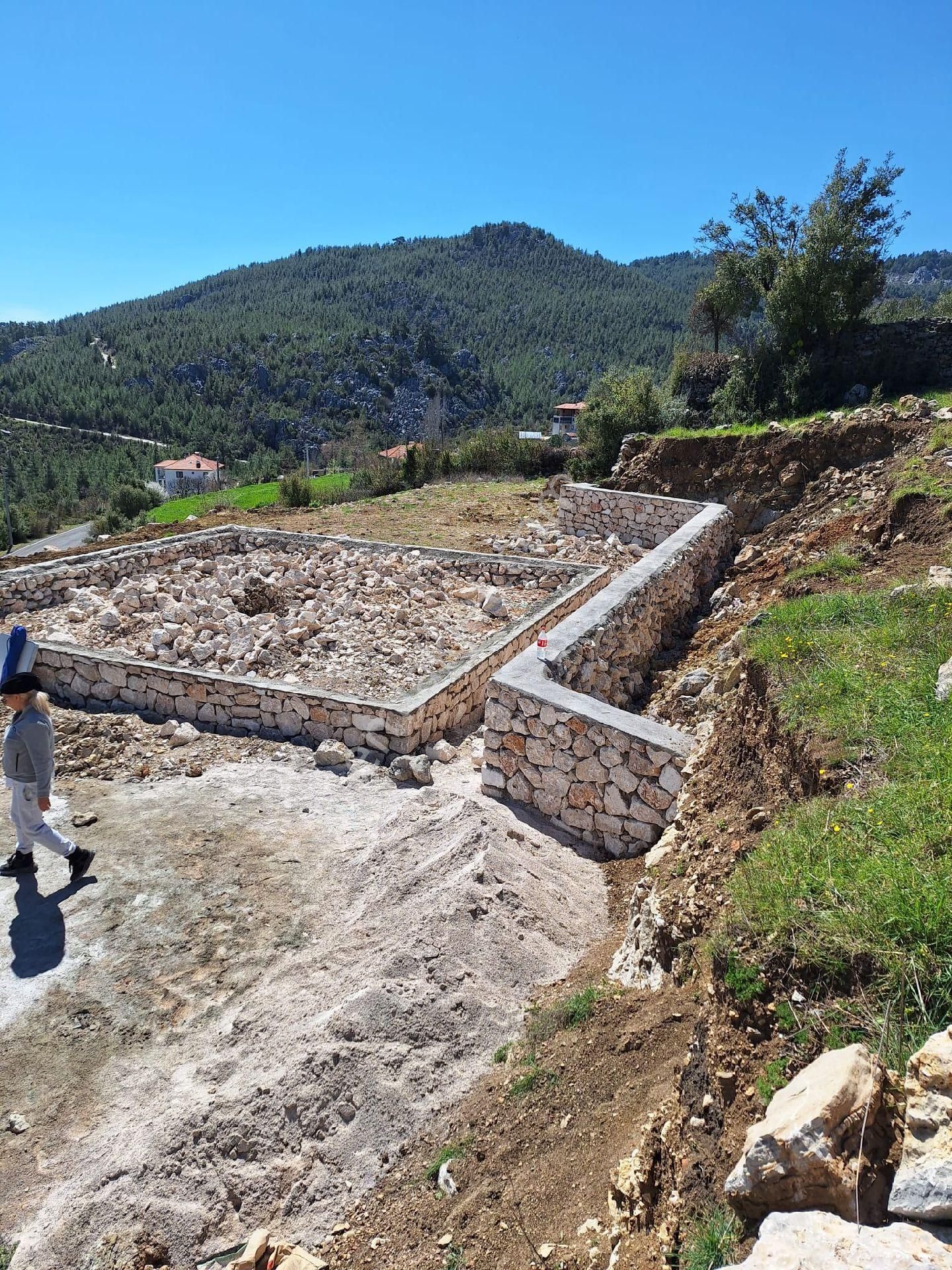 Bucak Kavacık Köyü Satılık Konut İmarlı Yatırıma Ve Ev Yapımına Uygun İmarlı 778m² Arsa