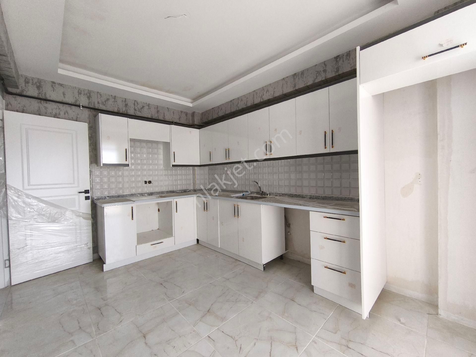 Acil Satılık Kadir Geylani Emlaktan Karaköprü Fuar Merkezi Yanında Satılık 130m2 2+1